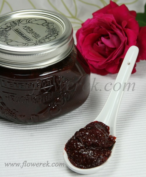 dżem truskawkowy z bazylią i octem balsamicznym dżem truskawkowy z bazylią i octem balsamicznym
