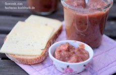 Chutney z rabarbaru